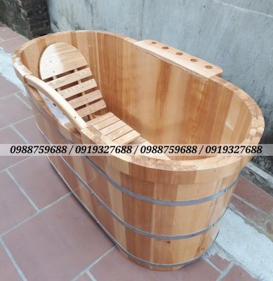 bồn tắm bằng gỗ sồi