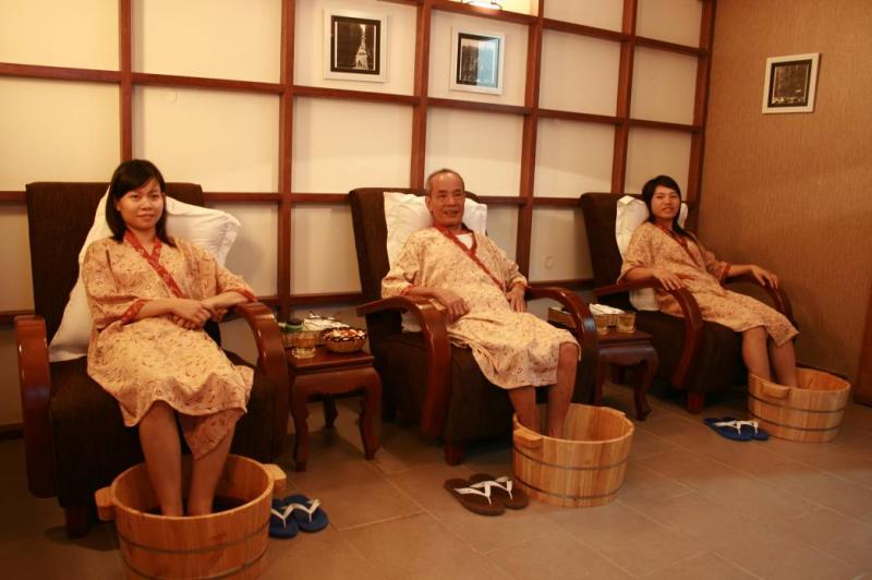 chậu gỗ ngâm chân spa