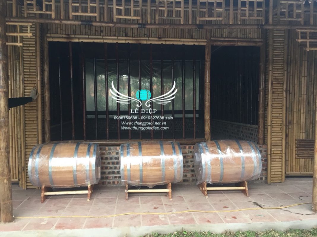 thùng rượu gỗ trang trí
