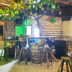 bàn quán bar
